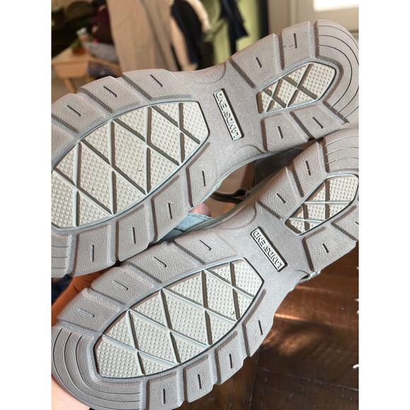 Lands End womens 11 walking sandals strappy silver - Picture 3 of 4